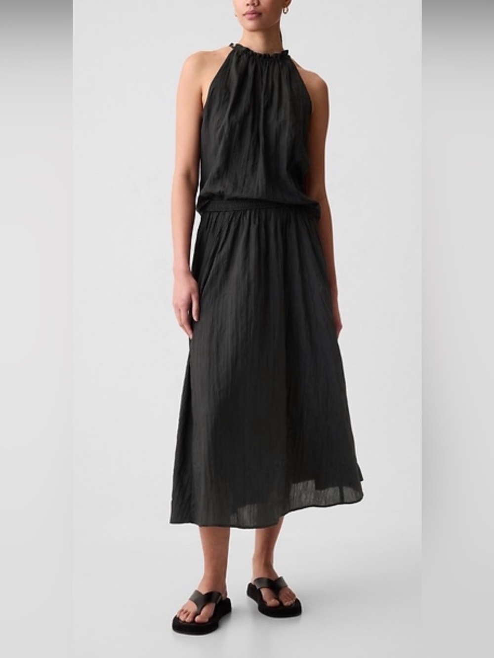 GAP- Black Women's Midi Skirt - Classic Flowing Style 
Lightweight material